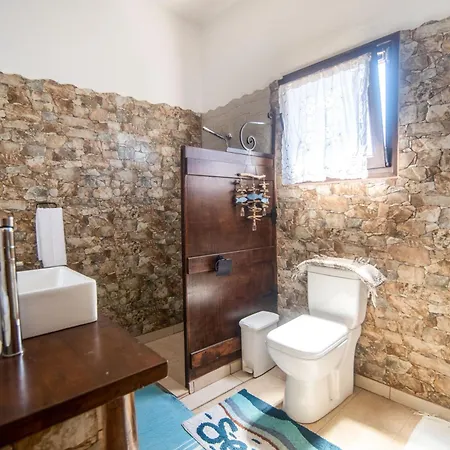 Holiday home Lavredakos