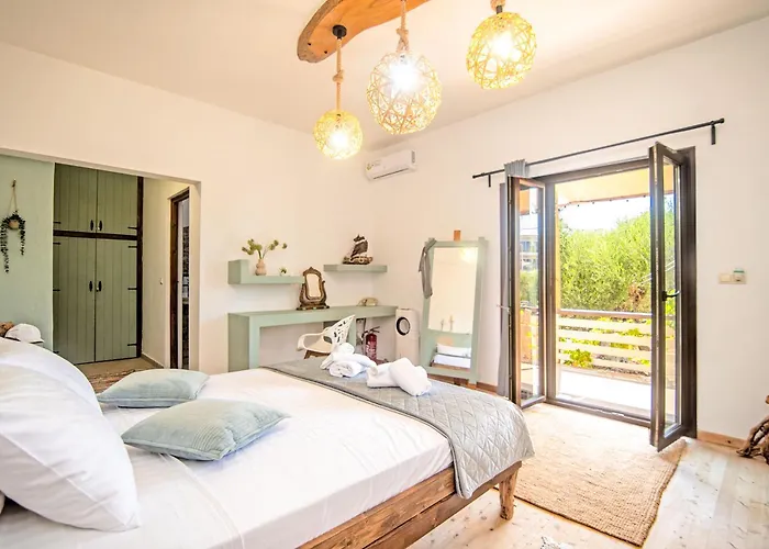 Holiday home Lavredakos Peritheia